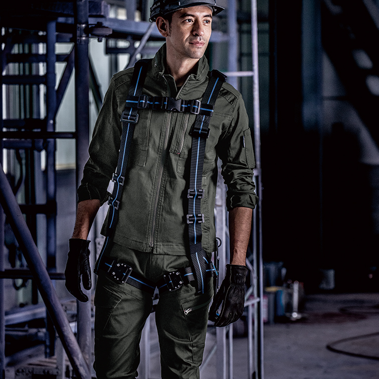 ジーベック2280着用イメージ ストレッチ、洗い加工、フルハーネス対応ポケット