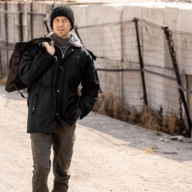 ジーベック 防寒コート 881 ヘルメット対応大型フード XEBEC｜作業着